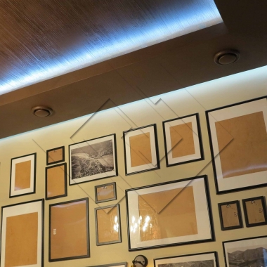 Подсветка потолка в ресторане